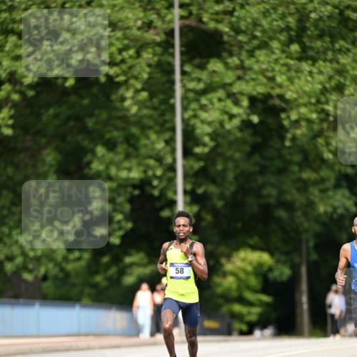 29.06.2025 - hella hamburg halbmarathon Dr. Thomas Lammeyer http://msf.ph/oto/8148249 29.06.2025 09:34:11 Kennedybrücke 15, 20 meine-sportfotos.de