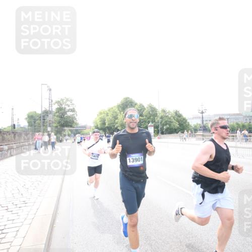 29.06.2025 - hella hamburg halbmarathon Jannik Wohlers http://msf.ph/oto/8148250 29.06.2025 10:10:09 Lombardsbrücke 1573, 4389, 5182, 5440, 5990, 5991, 7250, 7685, 9681, 9816, 11180, 11355, 11887, 11904, 11905, 12008, 12629, 13825, 13901, 14679, 14822, 15409, 16166, 16344, 16639, 17730, 19023 meine-sportfotos.de