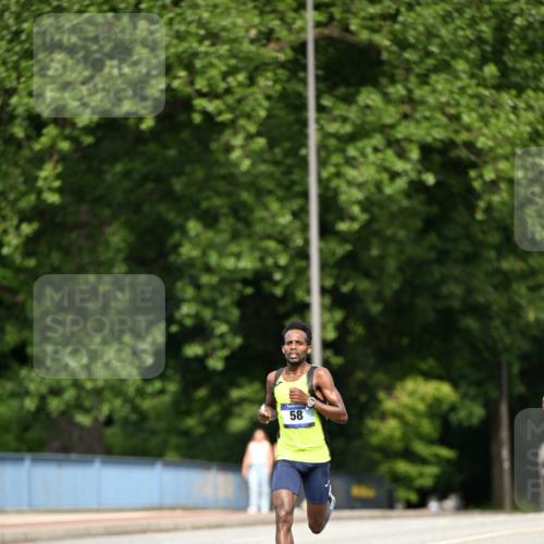 29.06.2025 - hella hamburg halbmarathon Dr. Thomas Lammeyer http://msf.ph/oto/8148253 29.06.2025 09:34:12 Kennedybrücke 15, 20 meine-sportfotos.de