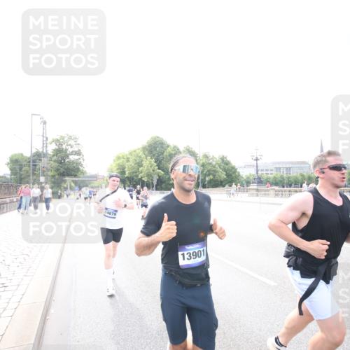29.06.2025 - hella hamburg halbmarathon Jannik Wohlers http://msf.ph/oto/8148258 29.06.2025 10:10:09 Lombardsbrücke 1573, 4389, 5182, 5440, 5990, 5991, 7250, 7685, 9681, 9816, 11180, 11355, 11887, 11904, 11905, 12008, 12629, 13825, 13901, 14679, 14822, 15409, 16166, 16344, 16639, 17730, 19023 meine-sportfotos.de