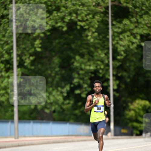 29.06.2025 - hella hamburg halbmarathon Dr. Thomas Lammeyer http://msf.ph/oto/8148263 29.06.2025 09:34:12 Kennedybrücke 15, 20 meine-sportfotos.de