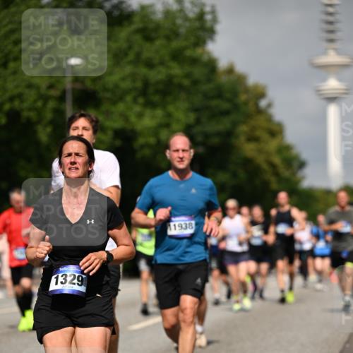29.06.2025 - hella hamburg halbmarathon Dr. Thomas Lammeyer http://msf.ph/oto/8148269 29.06.2025 10:06:07 Kennedybrücke 1184, 1329, 1364, 1453, 1464, 1729, 1881, 1940, 2323, 2591, 3039, 3169, 3199, 4286, 4328, 4649, 5547, 5602, 6322, 6327, 6438, 7031, 7189, 7223, 9156, 9230, 9353, 9741, 9928, 10177, 10882 meine-sportfotos.de