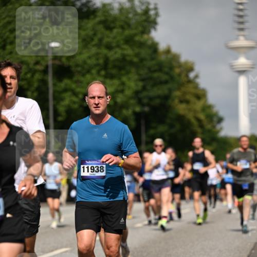 29.06.2025 - hella hamburg halbmarathon Dr. Thomas Lammeyer http://msf.ph/oto/8148291 29.06.2025 10:06:08 Kennedybrücke 1184, 1329, 1364, 1432, 1453, 1729, 1881, 1940, 2323, 3169, 3199, 4286, 4328, 4649, 5547, 5763, 6322, 6327, 6438, 7031, 9156, 9353, 9741, 9928, 10177, 10882 meine-sportfotos.de