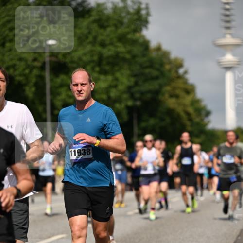 29.06.2025 - hella hamburg halbmarathon Dr. Thomas Lammeyer http://msf.ph/oto/8148298 29.06.2025 10:06:08 Kennedybrücke 1184, 1329, 1364, 1432, 1453, 1729, 1881, 1940, 2323, 3169, 3199, 4286, 4328, 4649, 5547, 5763, 6322, 6327, 6438, 7031, 9156, 9353, 9741, 9928, 10177, 10882 meine-sportfotos.de