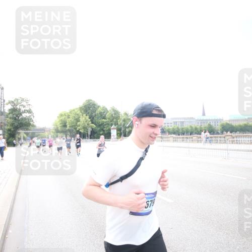 29.06.2025 - hella hamburg halbmarathon Jannik Wohlers http://msf.ph/oto/8148305 29.06.2025 10:10:10 Lombardsbrücke 1573, 4389, 5440, 5990, 5991, 7250, 7685, 9681, 9816, 11180, 11355, 11887, 11904, 11905, 12008, 12629, 13825, 13901, 14679, 14822, 15409, 16166, 16344, 17730, 19023 meine-sportfotos.de