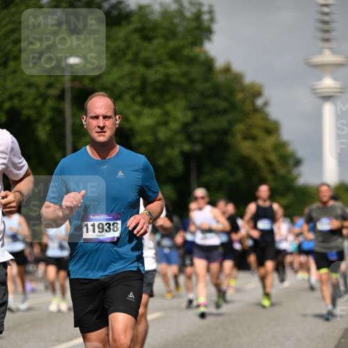 29.06.2025 - hella hamburg halbmarathon Dr. Thomas Lammeyer http://msf.ph/oto/8148306 29.06.2025 10:06:09 Kennedybrücke 1184, 1329, 1364, 1432, 1453, 1729, 1881, 1940, 2322, 2323, 3169, 3199, 4286, 4328, 4649, 5547, 5763, 6322, 6327, 6438, 7031, 7243, 9156, 9353, 9741, 9928, 10177, 10882 meine-sportfotos.de