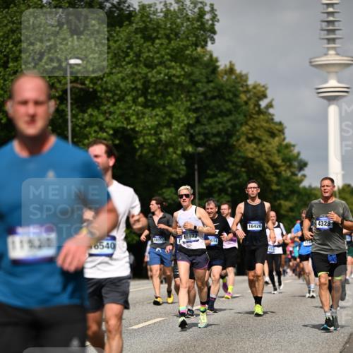 29.06.2025 - hella hamburg halbmarathon Dr. Thomas Lammeyer http://msf.ph/oto/8148320 29.06.2025 10:06:09 Kennedybrücke 1184, 1329, 1364, 1432, 1453, 1729, 1881, 1940, 2322, 2323, 3169, 3199, 4286, 4328, 4649, 5547, 5763, 6322, 6327, 6438, 7031, 7243, 9156, 9353, 9741, 9928, 10177, 10882 meine-sportfotos.de