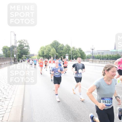 29.06.2025 - hella hamburg halbmarathon Jannik Wohlers http://msf.ph/oto/8148325 29.06.2025 10:17:33 Lombardsbrücke 1159, 1160, 1268, 1325, 1622, 1641, 2094, 2147, 2931, 3138, 3977, 5004, 5290, 5611, 5733, 7094, 7641, 7649, 7838, 7882, 7883, 8128, 8248, 8607, 8799, 9400, 9539, 9717, 9734, 9798, 9964, 10174, 10332, 10509, 10831, 11156, 11275, 11352, 11450, 11656, 11916, 12401, 12553, 12598, 12752, 13681, 13843, 14013, 14420, 14496, 14701, 14738, 14795, 14825, 14831, 15182, 15203, 15322, 15614, 16038, 16576, 16644, 16707, 16792, 17270, 17616 meine-sportfotos.de