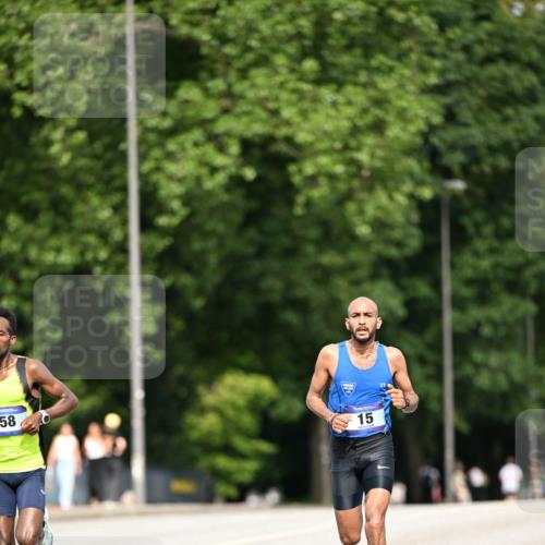 29.06.2025 - hella hamburg halbmarathon Dr. Thomas Lammeyer http://msf.ph/oto/8148329 29.06.2025 09:34:12 Kennedybrücke 15, 20 meine-sportfotos.de