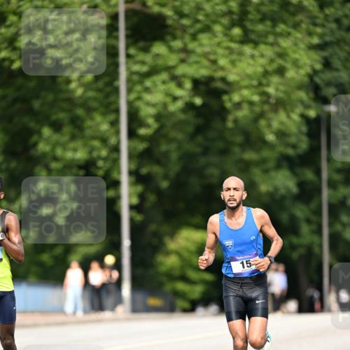 29.06.2025 - hella hamburg halbmarathon Dr. Thomas Lammeyer http://msf.ph/oto/8148341 29.06.2025 09:34:13 Kennedybrücke 15, 20 meine-sportfotos.de