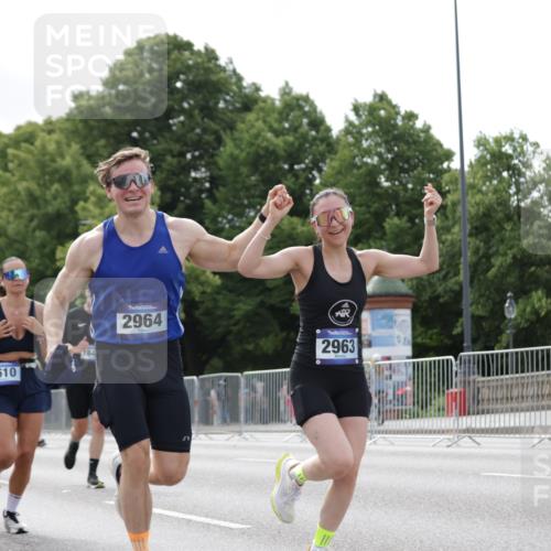29.06.2025 - hella hamburg halbmarathon Jannik Wohlers http://msf.ph/oto/8148354 29.06.2025 10:12:05 Lombardsbrücke 1249, 1610, 1785, 1850, 2963, 2964, 3182, 3248, 3262, 3746, 4453, 4499, 4554, 5166, 5176, 5597, 5598, 6822, 6871, 6966, 7014, 8971, 9254, 9405, 10581, 10685, 13566, 13816, 14540, 14863, 14868, 15369, 16473, 18178, 18493 meine-sportfotos.de