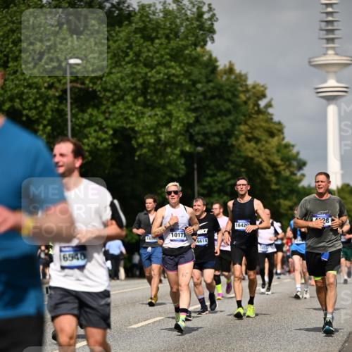29.06.2025 - hella hamburg halbmarathon Dr. Thomas Lammeyer http://msf.ph/oto/8148367 29.06.2025 10:06:10 Kennedybrücke 1184, 1329, 1364, 1432, 1453, 1729, 1881, 1940, 2322, 2323, 3169, 3199, 4286, 4328, 4649, 4663, 5763, 6322, 6327, 6438, 7031, 7243, 9156, 9353, 9741, 9928, 10177, 10882 meine-sportfotos.de