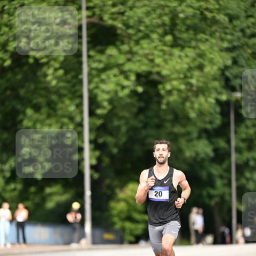 29.06.2025 - hella hamburg halbmarathon Dr. Thomas Lammeyer http://msf.ph/oto/8148409 29.06.2025 09:34:19 Kennedybrücke 15, 20 meine-sportfotos.de