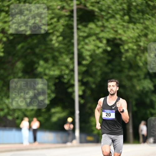 29.06.2025 - hella hamburg halbmarathon Dr. Thomas Lammeyer http://msf.ph/oto/8148417 29.06.2025 09:34:19 Kennedybrücke 15, 20 meine-sportfotos.de