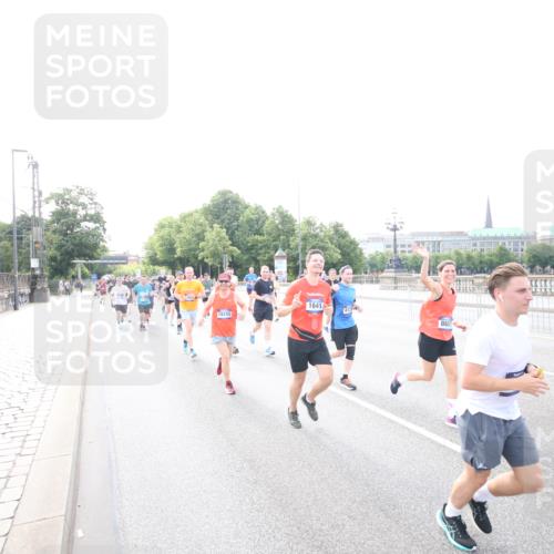 29.06.2025 - hella hamburg halbmarathon Jannik Wohlers http://msf.ph/oto/8148420 29.06.2025 10:17:34 Lombardsbrücke 1159, 1160, 1268, 1325, 1622, 1641, 2147, 2931, 3138, 3977, 5004, 5290, 5611, 5733, 7094, 7641, 7649, 7838, 7882, 7883, 8128, 8248, 8607, 8799, 9400, 9539, 9717, 9734, 9798, 9964, 10174, 10332, 10509, 10831, 10946, 11156, 11275, 11352, 11450, 11656, 11916, 11949, 12274, 12401, 12553, 12598, 12752, 13681, 13843, 14013, 14420, 14496, 14701, 14738, 14795, 14825, 14831, 15182, 15183, 15203, 15322, 15614, 16038, 16576, 16644, 16707, 16792, 17270, 17616 meine-sportfotos.de