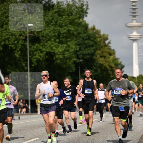 29.06.2025 - hella hamburg halbmarathon Dr. Thomas Lammeyer http://msf.ph/oto/8148469 29.06.2025 10:06:11 Kennedybrücke 1184, 1329, 1364, 1432, 1453, 1729, 1881, 1940, 2322, 2323, 3169, 3199, 4286, 4328, 4649, 4663, 5763, 6322, 6327, 6438, 7031, 7243, 9020, 9156, 9353, 9741, 9928, 10177, 10882 meine-sportfotos.de