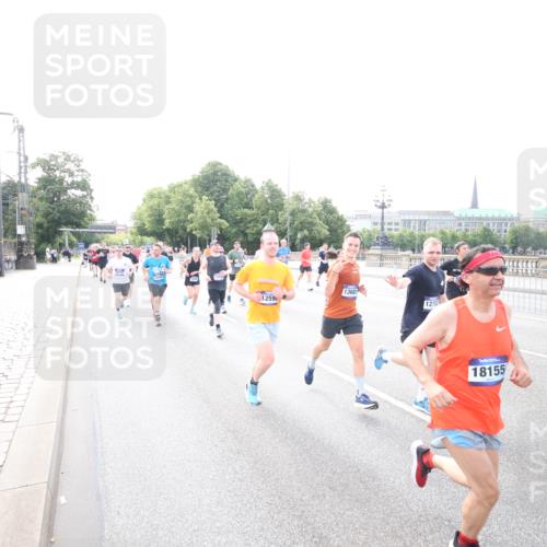 29.06.2025 - hella hamburg halbmarathon Jannik Wohlers http://msf.ph/oto/8148478 29.06.2025 10:17:36 Lombardsbrücke 1159, 1160, 1268, 1325, 1554, 1622, 1641, 1982, 2147, 2931, 3138, 3977, 5004, 5290, 5611, 5733, 6270, 7094, 7641, 7649, 7838, 7882, 7883, 8128, 8248, 8607, 8799, 9539, 9717, 9734, 9798, 9844, 9964, 10174, 10332, 10509, 10831, 10946, 11156, 11275, 11352, 11450, 11656, 11916, 11949, 12274, 12401, 12553, 12598, 12752, 13681, 13843, 14013, 14420, 14496, 14701, 14738, 14795, 14825, 14831, 15182, 15183, 15203, 15322, 15343, 15614, 16038, 16576, 16644, 16707, 16792, 16829 meine-sportfotos.de