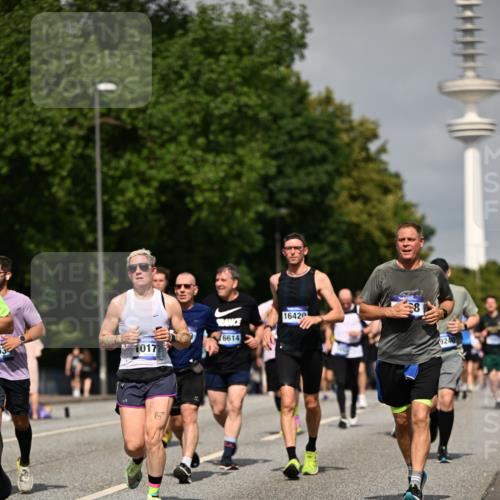 29.06.2025 - hella hamburg halbmarathon Dr. Thomas Lammeyer http://msf.ph/oto/8148479 29.06.2025 10:06:11 Kennedybrücke 1184, 1329, 1364, 1432, 1453, 1729, 1881, 1940, 2322, 2323, 3169, 3199, 4286, 4328, 4649, 4663, 5763, 6322, 6327, 6438, 7031, 7243, 9020, 9156, 9353, 9741, 9928, 10177, 10882 meine-sportfotos.de