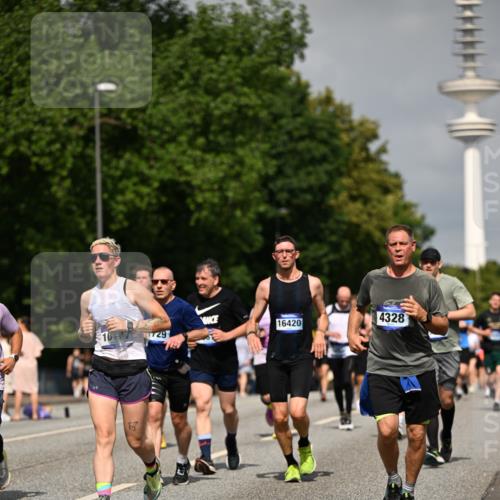 29.06.2025 - hella hamburg halbmarathon Dr. Thomas Lammeyer http://msf.ph/oto/8148496 29.06.2025 10:06:11 Kennedybrücke 1184, 1329, 1364, 1432, 1453, 1729, 1881, 1940, 2322, 2323, 3169, 3199, 4286, 4328, 4649, 4663, 5763, 6322, 6327, 6438, 7031, 7243, 9020, 9156, 9353, 9741, 9928, 10177, 10882 meine-sportfotos.de