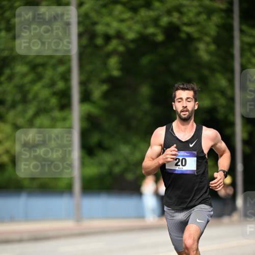 29.06.2025 - hella hamburg halbmarathon Dr. Thomas Lammeyer http://msf.ph/oto/8148507 29.06.2025 09:34:21 Kennedybrücke 15, 20 meine-sportfotos.de