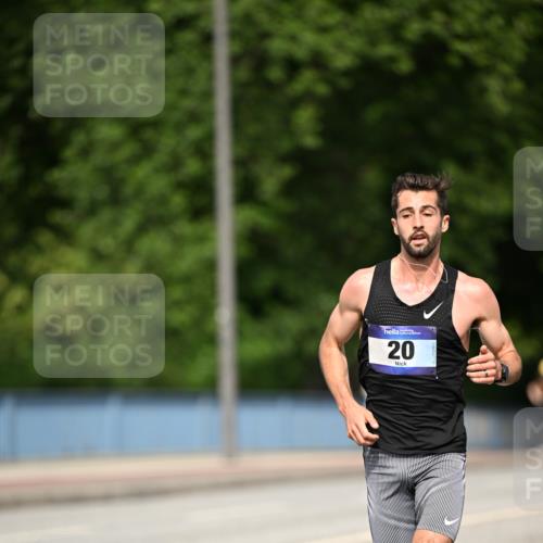29.06.2025 - hella hamburg halbmarathon Dr. Thomas Lammeyer http://msf.ph/oto/8148511 29.06.2025 09:34:21 Kennedybrücke 15, 20 meine-sportfotos.de