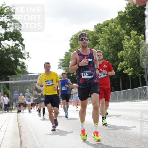 29.06.2025 - hella hamburg halbmarathon Jannik Wohlers http://msf.ph/oto/8148520 29.06.2025 10:12:10 Lombardsbrücke 1249, 1610, 1785, 1850, 2531, 2963, 2964, 3182, 3248, 3262, 4453, 4499, 4554, 5150, 5166, 5597, 5598, 6822, 6966, 7014, 8971, 9254, 10581, 10685, 12456, 13566, 13816, 14540, 14868, 14869, 15369, 16473, 16826, 16911, 18178, 18493 meine-sportfotos.de