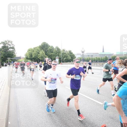 29.06.2025 - hella hamburg halbmarathon Jannik Wohlers http://msf.ph/oto/8148533 29.06.2025 10:17:38 Lombardsbrücke 1159, 1160, 1268, 1325, 1554, 1622, 1641, 1982, 2147, 2931, 3977, 4804, 5004, 5290, 6270, 7094, 7641, 7649, 7838, 7882, 7883, 8067, 8128, 8248, 8607, 8799, 9539, 9717, 9734, 9844, 9964, 10174, 10332, 10509, 10831, 10946, 11275, 11352, 11450, 11656, 11916, 11949, 12274, 12401, 12553, 12598, 12752, 13619, 13681, 13843, 14013, 14320, 14496, 14701, 14738, 14795, 14825, 14831, 15182, 15183, 15203, 15322, 15343, 15614, 16109, 16644, 16707, 16792, 16829 meine-sportfotos.de