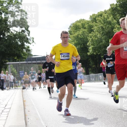 29.06.2025 - hella hamburg halbmarathon Jannik Wohlers http://msf.ph/oto/8148537 29.06.2025 10:12:11 Lombardsbrücke 1249, 1610, 1785, 2531, 2891, 2963, 2964, 3182, 3248, 3262, 4453, 4499, 4554, 5150, 5166, 5597, 5598, 6822, 6966, 7014, 7907, 8971, 9254, 10581, 12456, 13566, 13816, 14540, 14868, 14869, 15369, 16473, 16826, 16911, 18178, 18493 meine-sportfotos.de