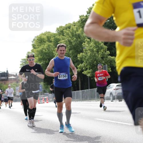 29.06.2025 - hella hamburg halbmarathon Jannik Wohlers http://msf.ph/oto/8148547 29.06.2025 10:12:13 Lombardsbrücke 1249, 1610, 1785, 1851, 1939, 2531, 2891, 2963, 2964, 3182, 3248, 3262, 4453, 4499, 4554, 5150, 5166, 5597, 5598, 6822, 6966, 7014, 7907, 8917, 8971, 9254, 10581, 12456, 13566, 13816, 14540, 14869, 15012, 15369, 16473, 16826, 16911, 17994, 18178, 18493 meine-sportfotos.de