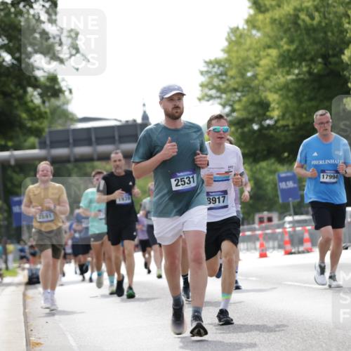 29.06.2025 - hella hamburg halbmarathon Jannik Wohlers http://msf.ph/oto/8148607 29.06.2025 10:12:17 Lombardsbrücke 1249, 1610, 1785, 1851, 1939, 2531, 2891, 2963, 2964, 3182, 3248, 4554, 5150, 5166, 5597, 5598, 6207, 7014, 7907, 8917, 8971, 10581, 11025, 12456, 13566, 13816, 14540, 14869, 15012, 15369, 16473, 16826, 16911, 17061, 17994, 18178, 18493 meine-sportfotos.de
