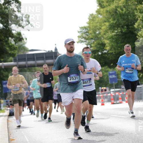 29.06.2025 - hella hamburg halbmarathon Jannik Wohlers http://msf.ph/oto/8148616 29.06.2025 10:12:17 Lombardsbrücke 1249, 1610, 1785, 1851, 1939, 2531, 2891, 2963, 2964, 3182, 3248, 4554, 5150, 5166, 5597, 5598, 6207, 7014, 7907, 8917, 8971, 10581, 11025, 12456, 13566, 13816, 14540, 14869, 15012, 15369, 16473, 16826, 16911, 17061, 17994, 18178, 18493 meine-sportfotos.de