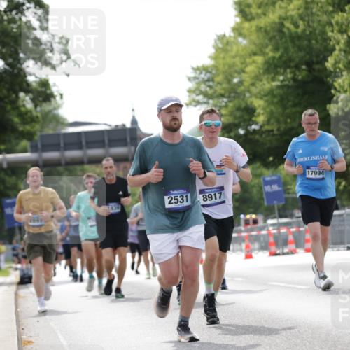 29.06.2025 - hella hamburg halbmarathon Jannik Wohlers http://msf.ph/oto/8148619 29.06.2025 10:12:17 Lombardsbrücke 1249, 1610, 1785, 1851, 1939, 2531, 2891, 2963, 2964, 3182, 3248, 4554, 5150, 5166, 5597, 5598, 6207, 7014, 7907, 8917, 8971, 10581, 11025, 12456, 13566, 13816, 14540, 14869, 15012, 15369, 16473, 16826, 16911, 17061, 17994, 18178, 18493 meine-sportfotos.de