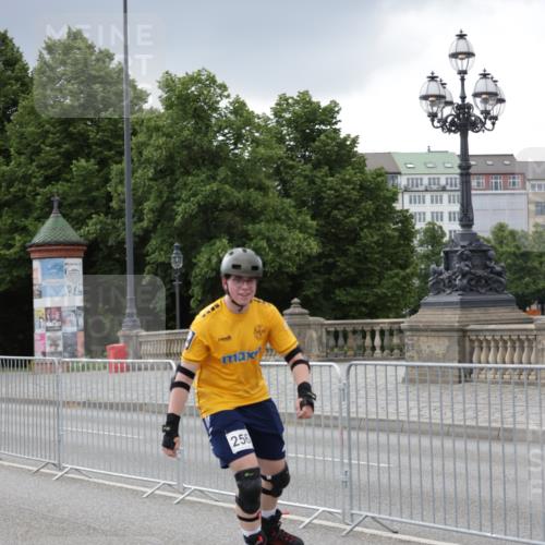 29.06.2025 - hella hamburg halbmarathon Jannik Wohlers http://msf.ph/oto/8148629 29.06.2025 09:11:39 Lombardsbrücke  meine-sportfotos.de