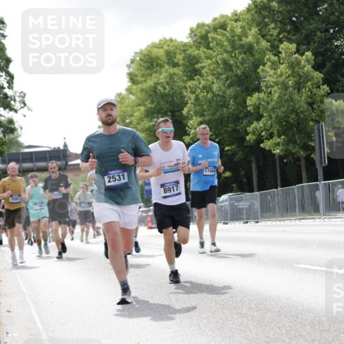 29.06.2025 - hella hamburg halbmarathon Jannik Wohlers http://msf.ph/oto/8148630 29.06.2025 10:12:18 Lombardsbrücke 1249, 1610, 1785, 1851, 1939, 2531, 2891, 2963, 2964, 3182, 3248, 4554, 5150, 5166, 6207, 7014, 7907, 8917, 8971, 10581, 11025, 12456, 13566, 13816, 14540, 14869, 15012, 15369, 16473, 16826, 16911, 17061, 17994, 18178, 18493 meine-sportfotos.de