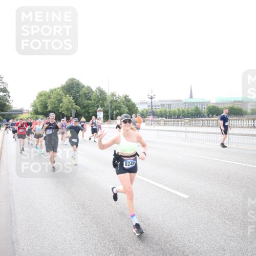 29.06.2025 - hella hamburg halbmarathon Jannik Wohlers http://msf.ph/oto/8148638 29.06.2025 10:17:41 Lombardsbrücke 1159, 1160, 1268, 1325, 1554, 1641, 1982, 2087, 2147, 2634, 2931, 3125, 3977, 4804, 5004, 6270, 7094, 7641, 7649, 7838, 7882, 7883, 8067, 8128, 8248, 8607, 8799, 9539, 9717, 9734, 9844, 9964, 10332, 10509, 10908, 10946, 11352, 11450, 11949, 12274, 12401, 12498, 12553, 12598, 12752, 12939, 13619, 13681, 14320, 14496, 14738, 14795, 14831, 15182, 15183, 15203, 15322, 15343, 15614, 16109, 16644, 16792, 16829 meine-sportfotos.de