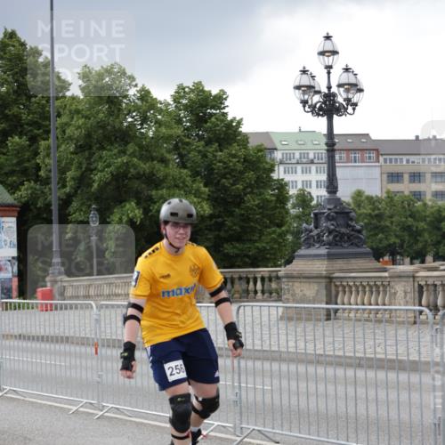 29.06.2025 - hella hamburg halbmarathon Jannik Wohlers http://msf.ph/oto/8148640 29.06.2025 09:11:39 Lombardsbrücke  meine-sportfotos.de