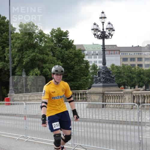29.06.2025 - hella hamburg halbmarathon Jannik Wohlers http://msf.ph/oto/8148643 29.06.2025 09:11:39 Lombardsbrücke  meine-sportfotos.de