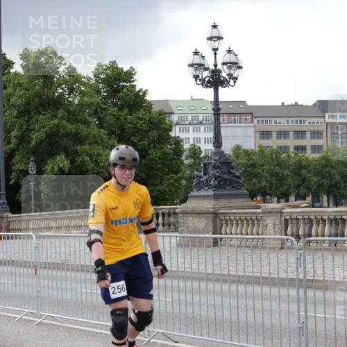 29.06.2025 - hella hamburg halbmarathon Jannik Wohlers http://msf.ph/oto/8148648 29.06.2025 09:11:39 Lombardsbrücke  meine-sportfotos.de
