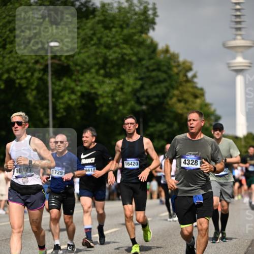 29.06.2025 - hella hamburg halbmarathon Dr. Thomas Lammeyer http://msf.ph/oto/8148654 29.06.2025 10:06:12 Kennedybrücke 1184, 1329, 1364, 1432, 1453, 1729, 1881, 1940, 2322, 2323, 3169, 3199, 4286, 4328, 4649, 4663, 5763, 6322, 6327, 7031, 7243, 9020, 9021, 9156, 9353, 9741, 9928, 10177, 10882 meine-sportfotos.de