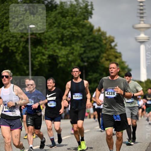 29.06.2025 - hella hamburg halbmarathon Dr. Thomas Lammeyer http://msf.ph/oto/8148659 29.06.2025 10:06:12 Kennedybrücke 1184, 1329, 1364, 1432, 1453, 1729, 1881, 1940, 2322, 2323, 3169, 3199, 4286, 4328, 4649, 4663, 5763, 6322, 6327, 7031, 7243, 9020, 9021, 9156, 9353, 9741, 9928, 10177, 10882 meine-sportfotos.de