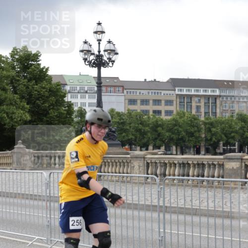 29.06.2025 - hella hamburg halbmarathon Jannik Wohlers http://msf.ph/oto/8148666 29.06.2025 09:11:39 Lombardsbrücke  meine-sportfotos.de
