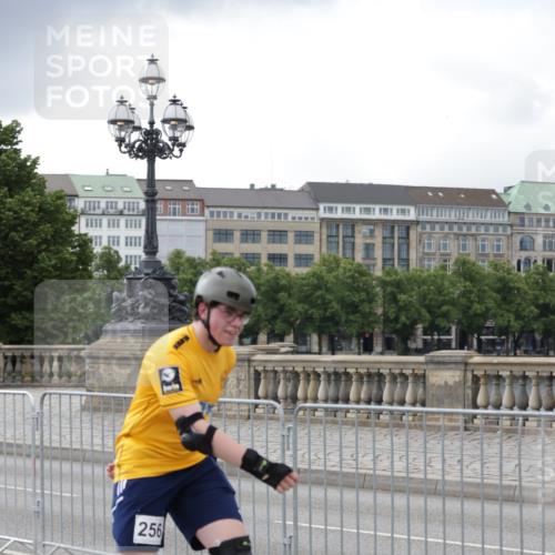 29.06.2025 - hella hamburg halbmarathon Jannik Wohlers http://msf.ph/oto/8148676 29.06.2025 09:11:40 Lombardsbrücke  meine-sportfotos.de