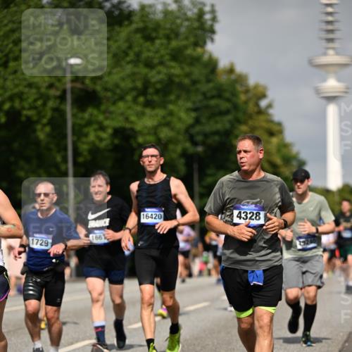29.06.2025 - hella hamburg halbmarathon Dr. Thomas Lammeyer http://msf.ph/oto/8148681 29.06.2025 10:06:13 Kennedybrücke 1184, 1329, 1364, 1432, 1453, 1729, 1881, 1940, 2322, 2323, 3169, 4286, 4328, 4649, 4663, 5763, 6322, 6327, 7031, 7243, 9020, 9021, 9156, 9353, 9741, 9928, 10177 meine-sportfotos.de
