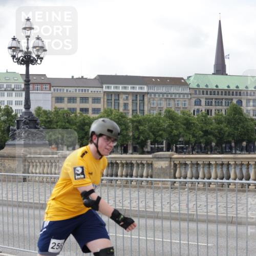29.06.2025 - hella hamburg halbmarathon Jannik Wohlers http://msf.ph/oto/8148687 29.06.2025 09:11:40 Lombardsbrücke  meine-sportfotos.de