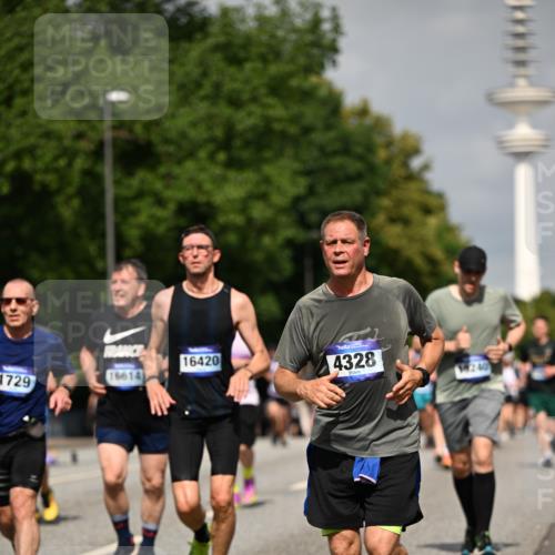 29.06.2025 - hella hamburg halbmarathon Dr. Thomas Lammeyer http://msf.ph/oto/8148705 29.06.2025 10:06:13 Kennedybrücke 1184, 1329, 1364, 1432, 1453, 1729, 1881, 1940, 2322, 2323, 3169, 4286, 4328, 4649, 4663, 5763, 6322, 6327, 7031, 7243, 9020, 9021, 9156, 9353, 9741, 9928, 10177 meine-sportfotos.de