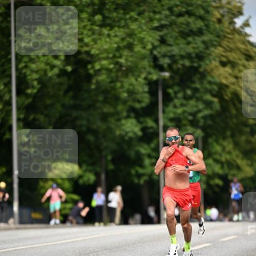 29.06.2025 - hella hamburg halbmarathon Dr. Thomas Lammeyer http://msf.ph/oto/8148722 29.06.2025 09:34:54 Kennedybrücke 14, 21 meine-sportfotos.de