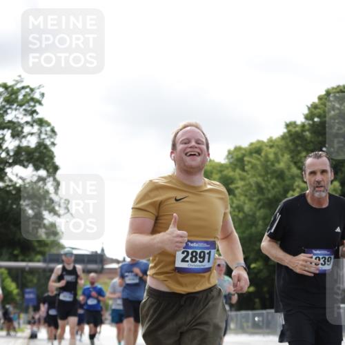 29.06.2025 - hella hamburg halbmarathon Jannik Wohlers http://msf.ph/oto/8148737 29.06.2025 10:12:25 Lombardsbrücke 1020, 1051, 1249, 1851, 1939, 2531, 2891, 2942, 4532, 5150, 6207, 7907, 8917, 8971, 10067, 10402, 11025, 11720, 12456, 13566, 13816, 14540, 14869, 15012, 15531, 16323, 16826, 16911, 17061, 17994, 18178, 18530 meine-sportfotos.de