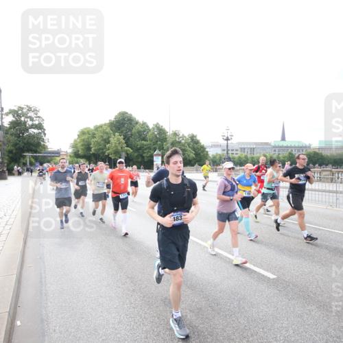 29.06.2025 - hella hamburg halbmarathon Jannik Wohlers http://msf.ph/oto/8148742 29.06.2025 10:17:45 Lombardsbrücke 1159, 1160, 1268, 1325, 1554, 1982, 2087, 2147, 2634, 2931, 3125, 3321, 3482, 3977, 4710, 4738, 4804, 6270, 7094, 7641, 7649, 7838, 7882, 7883, 8067, 8128, 8248, 8607, 9539, 9717, 9734, 9844, 10332, 10908, 10946, 11352, 11450, 11949, 12274, 12498, 12598, 12752, 12939, 13619, 13681, 14320, 14496, 14795, 14831, 15182, 15183, 15343, 15614, 16109, 16644, 16792, 16829, 18145, 18677 meine-sportfotos.de