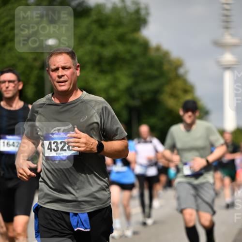 29.06.2025 - hella hamburg halbmarathon Dr. Thomas Lammeyer http://msf.ph/oto/8148766 29.06.2025 10:06:15 Kennedybrücke 1128, 1184, 1329, 1364, 1432, 1453, 1729, 1881, 1940, 2322, 2323, 3169, 4286, 4328, 4649, 4663, 4985, 5763, 6322, 6860, 7031, 7243, 9020, 9021, 9156, 9353, 9741, 9928, 10177, 10866 meine-sportfotos.de