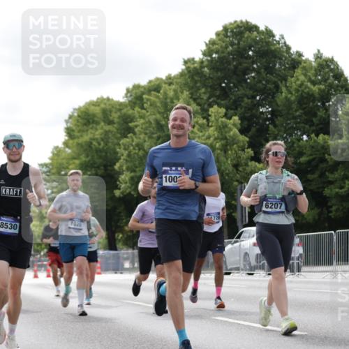 29.06.2025 - hella hamburg halbmarathon Jannik Wohlers http://msf.ph/oto/8148796 29.06.2025 10:12:27 Lombardsbrücke 1020, 1051, 1851, 1939, 2531, 2891, 2942, 4532, 5150, 6207, 7873, 7907, 8917, 10067, 10402, 11025, 11720, 12456, 14404, 14869, 15012, 15531, 16323, 16826, 16911, 17061, 17994, 18530 meine-sportfotos.de